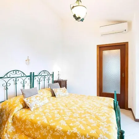 Hébergement de vacances Casa Jasmine With Magnificent Sea View Sorrente